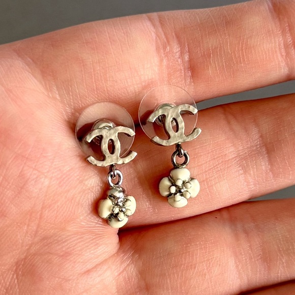 CHANEL B13-K Classic CC Camellia Drop Earrings - Picture 2 of 4